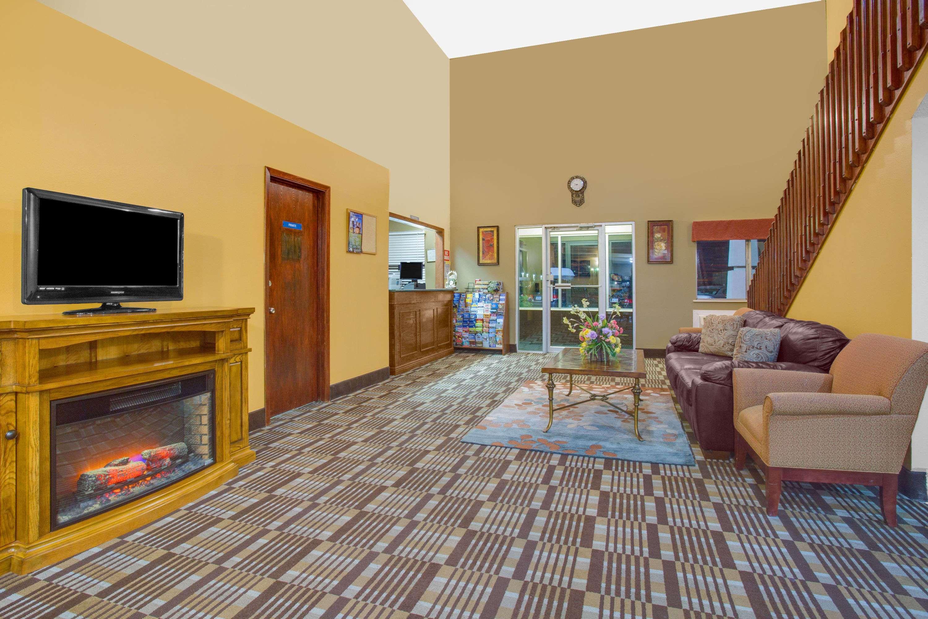 Days Inn By Wyndham נורת' פלאט מראה חיצוני תמונה