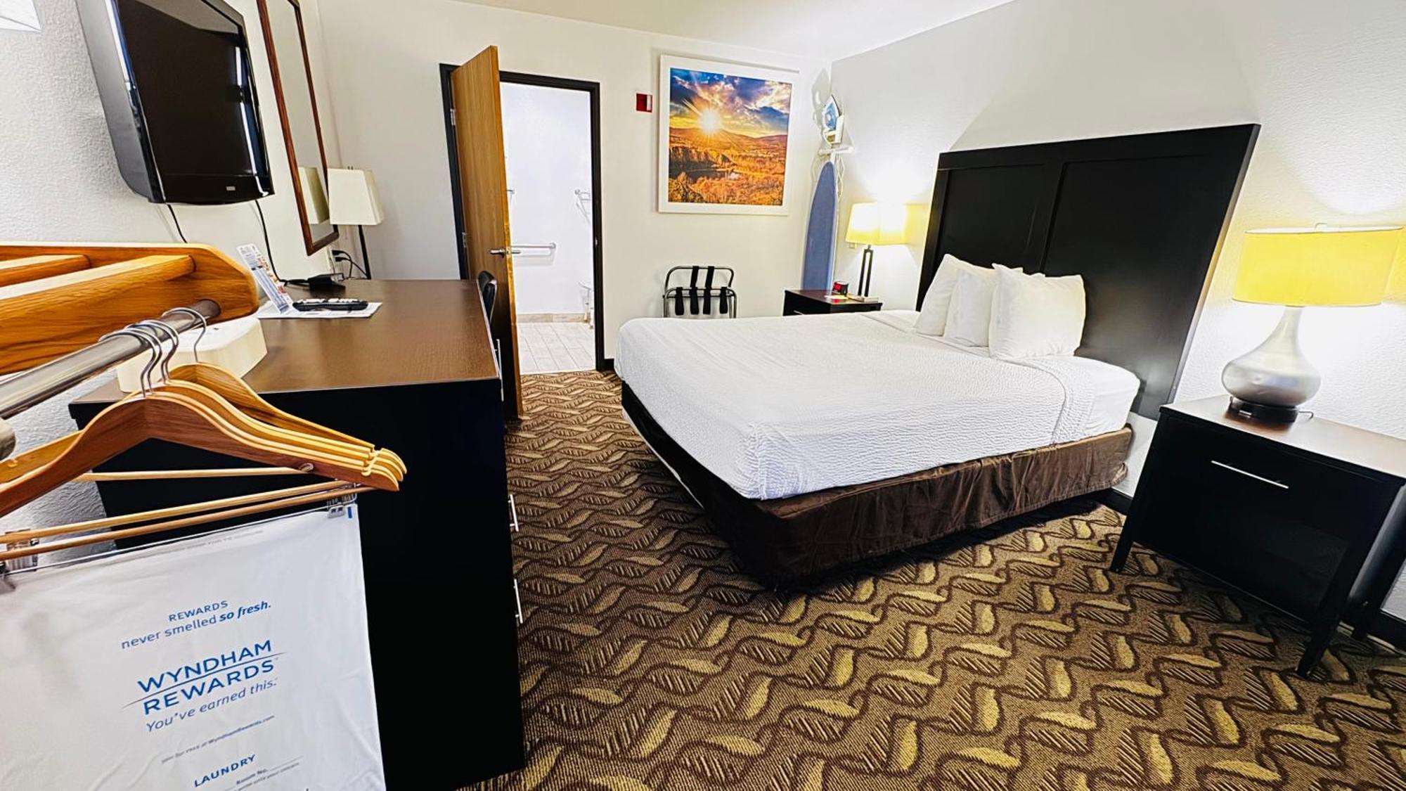 Days Inn By Wyndham נורת' פלאט מראה חיצוני תמונה