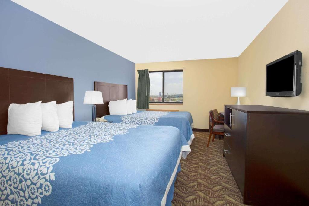 Days Inn By Wyndham נורת' פלאט מראה חיצוני תמונה