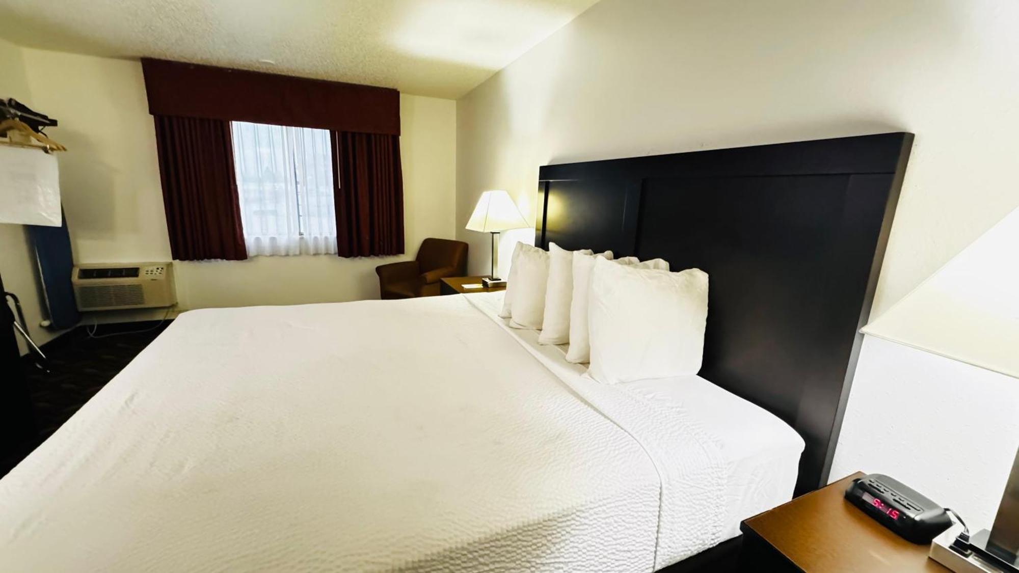 Days Inn By Wyndham נורת' פלאט מראה חיצוני תמונה